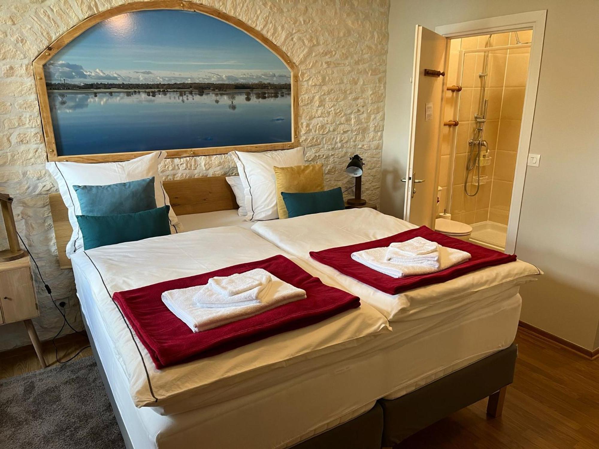 La Fiere Bridge Guest House Amfreville  Екстериор снимка